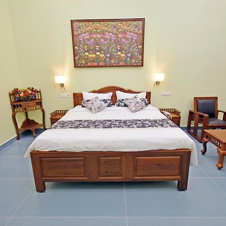 Le Colonial Suites Puduccseri Kültér fotó