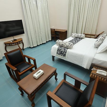 Le Colonial Suites Puduccseri Kültér fotó