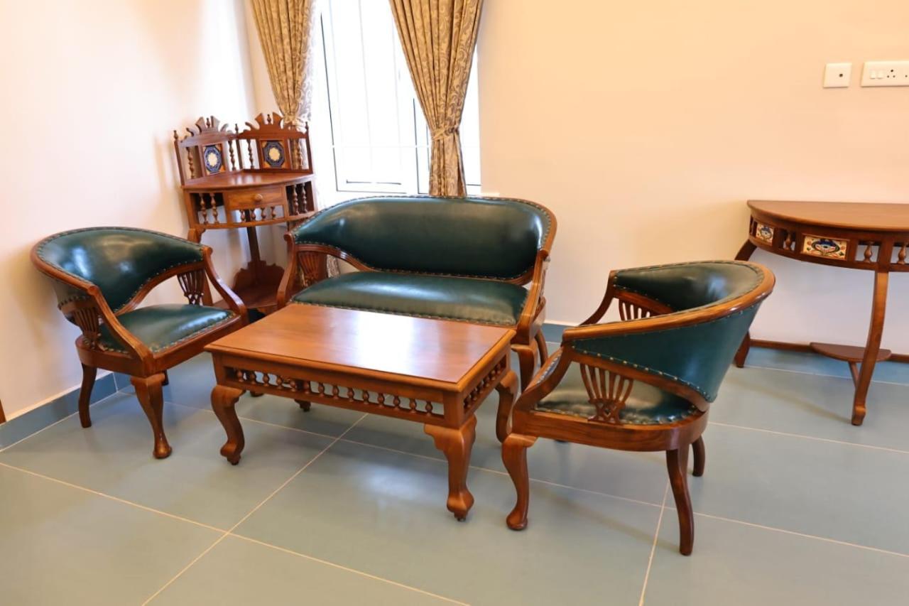 Le Colonial Suites Puduccseri Kültér fotó