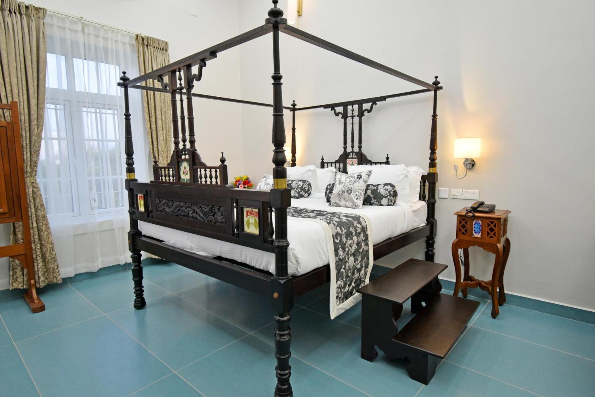 Le Colonial Suites Puduccseri Kültér fotó