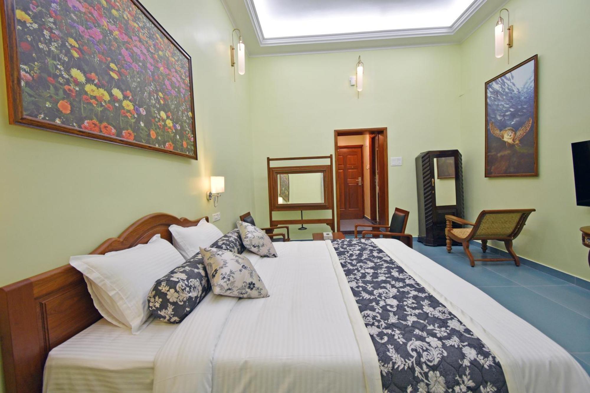 Le Colonial Suites Puduccseri Kültér fotó