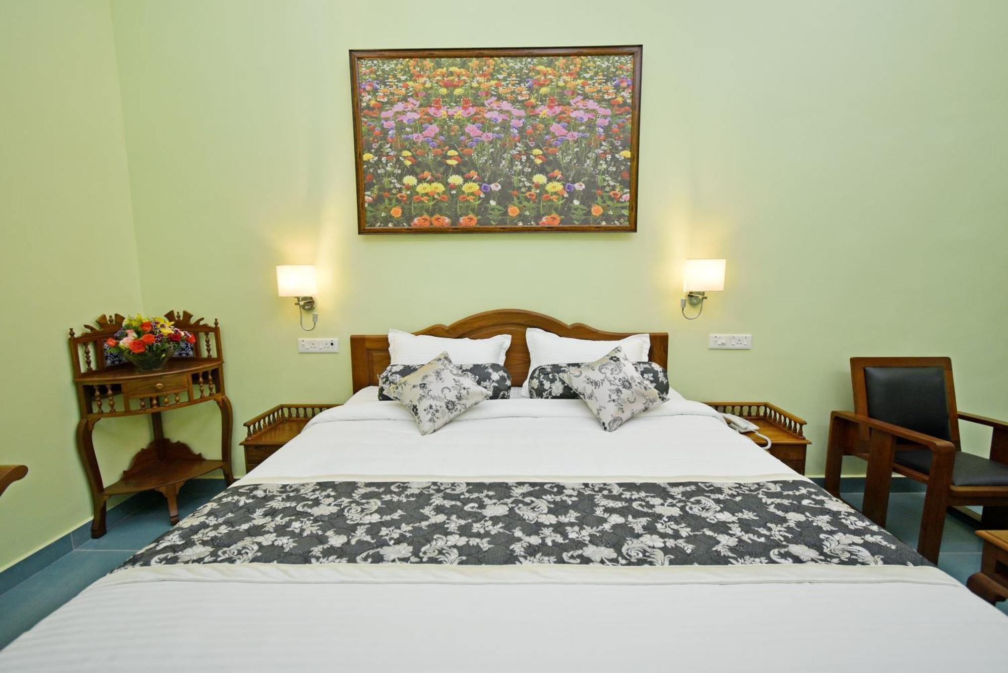 Le Colonial Suites Puduccseri Kültér fotó