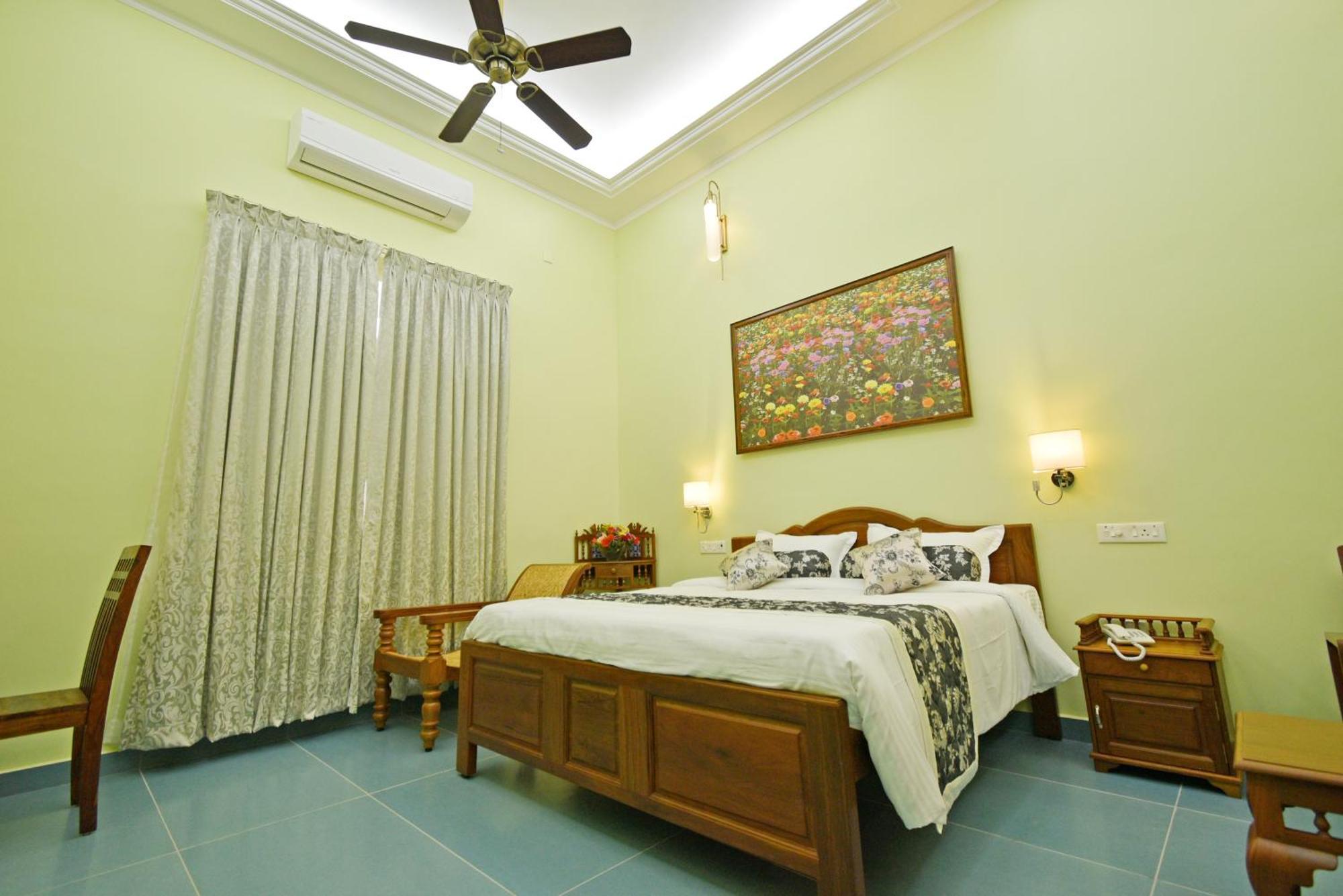 Le Colonial Suites Puduccseri Kültér fotó