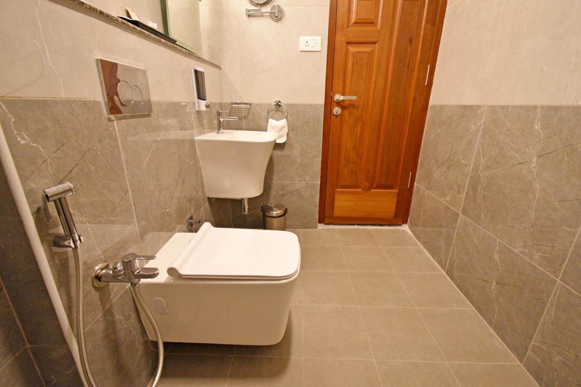 Le Colonial Suites Puduccseri Kültér fotó
