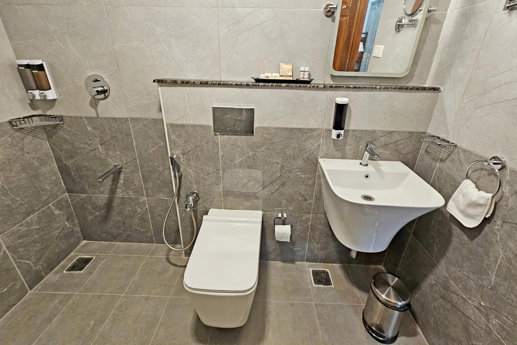 Le Colonial Suites Puduccseri Kültér fotó