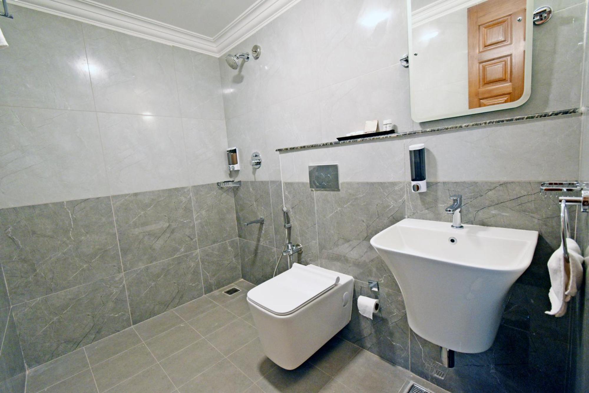 Le Colonial Suites Puduccseri Kültér fotó