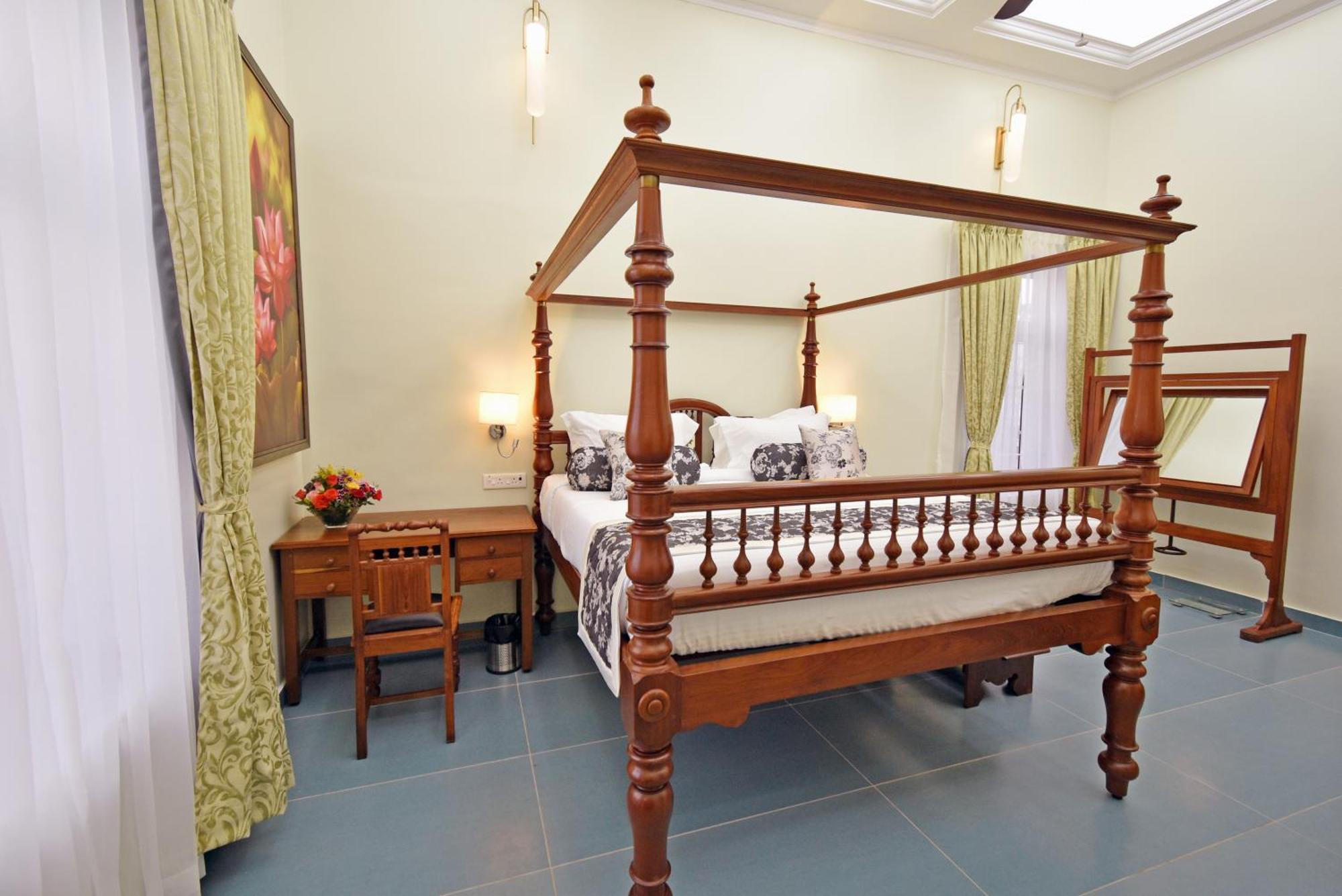 Le Colonial Suites Puduccseri Kültér fotó