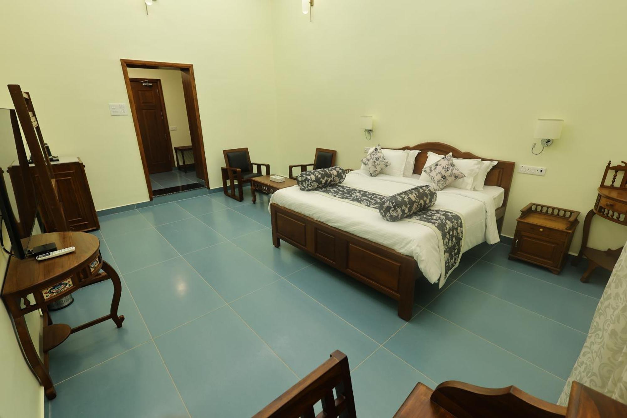 Le Colonial Suites Puduccseri Kültér fotó
