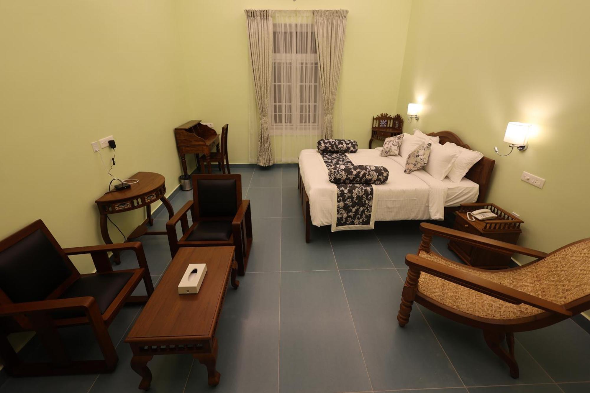 Le Colonial Suites Puduccseri Kültér fotó