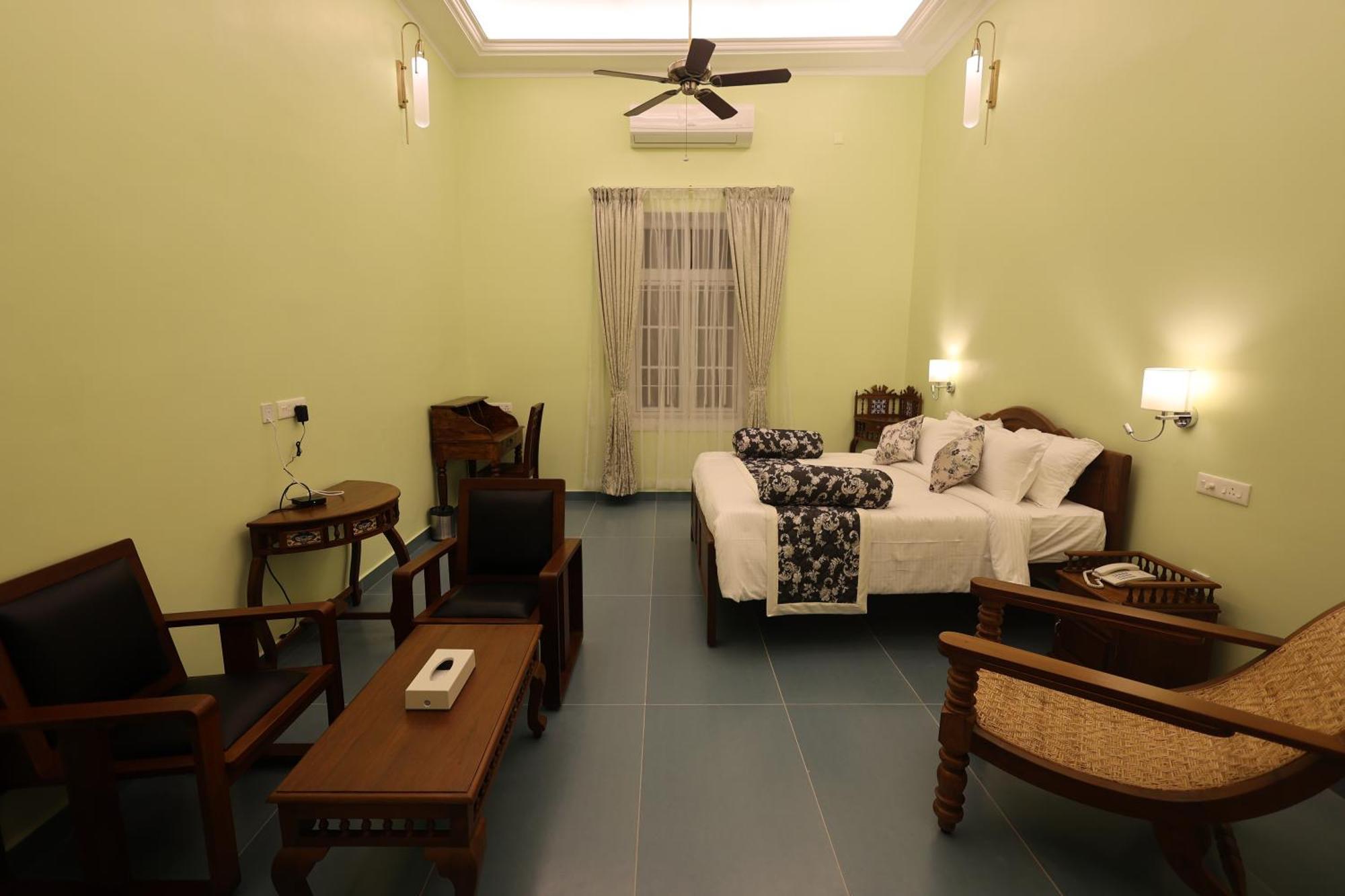 Le Colonial Suites Puduccseri Kültér fotó